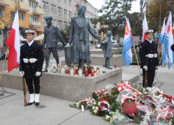 Obchody 77. rocznicy wysiedleń polskiej ludności cywilnej przez okupanta niemieckiego z Gdyni.