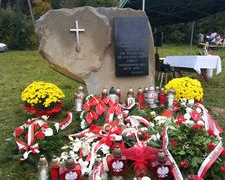 Skandal w Żywcu. Pomnik przy Skwerze NSZ zdewastowany?