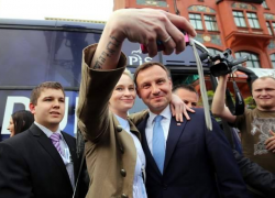 Fakt odpalił obyczajówkę. Poseł Pięta zawieszony w prawach członka PiS i wycofany z komisji sejmowych ds. służb specjalnych i Amber Gold